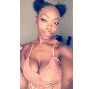 Meet your Posher, Selina